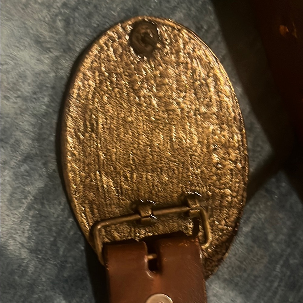 Filigree embossed brown Leather Belt with two interchangeable belt buckles - Picture 14 of 16